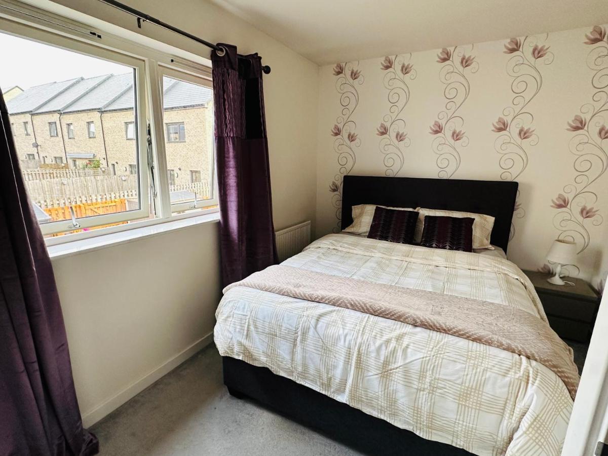 Modern 3 Bed Villa With Free Parking And Garden Close To City Center And Edinburgh Airport Exterior foto